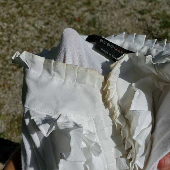 BCBG MAX AZRIA - Ruffle Front Long Sleeve Blouse!! - Picture 6 of 8